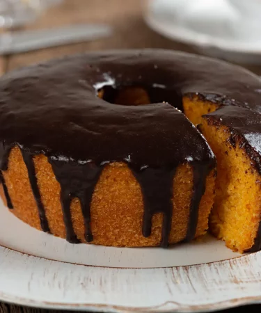 Carrot Cake with Chocolate Frosting: The Perfect Recipe